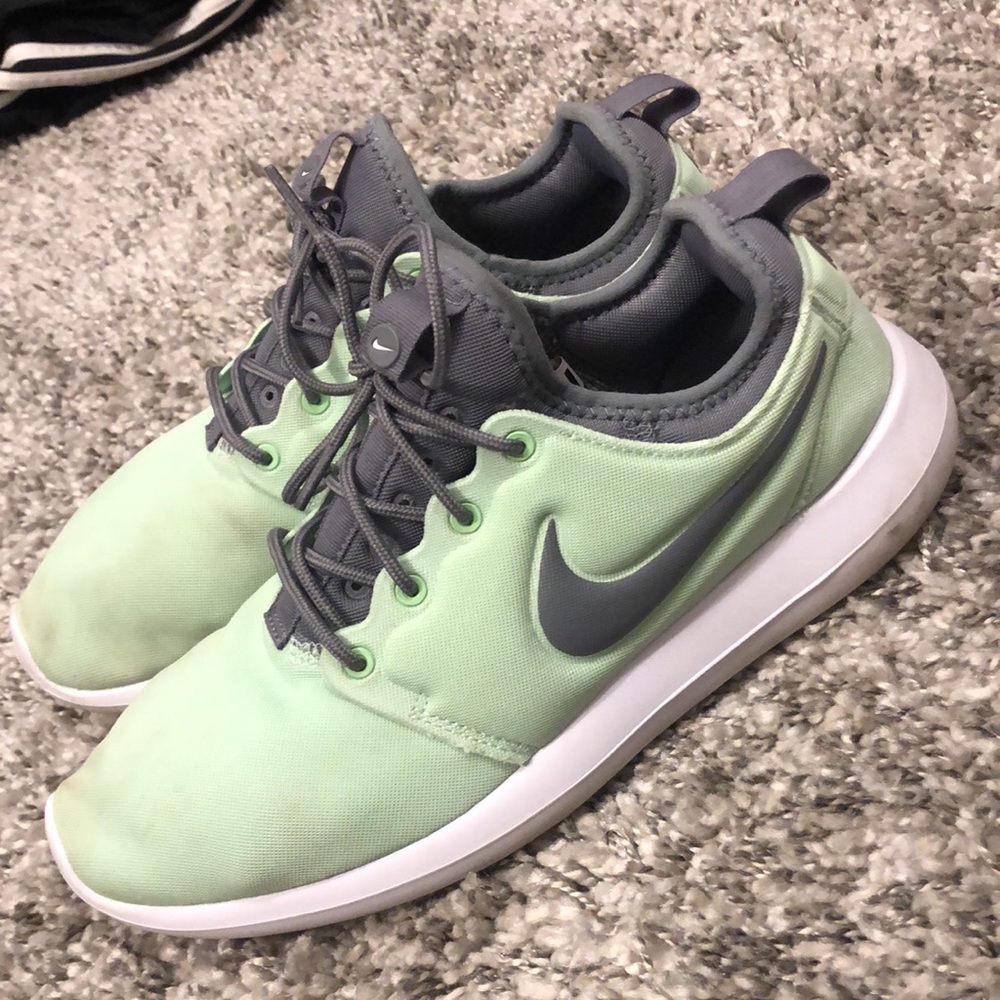 Nike Mint Green Sneakers, size 9.5